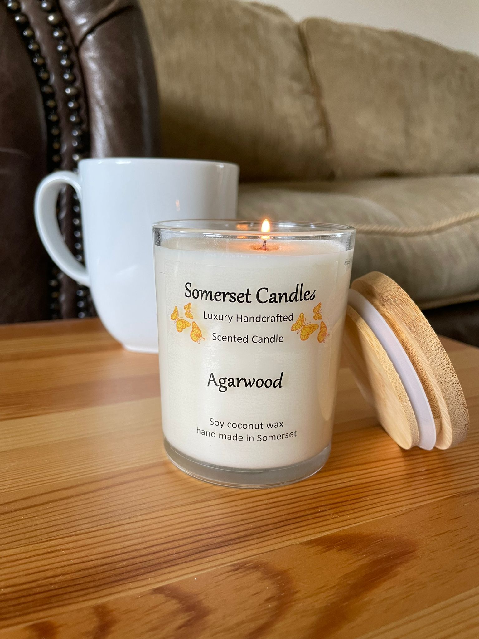 Scented Soy Candle Agarwood - Lit 